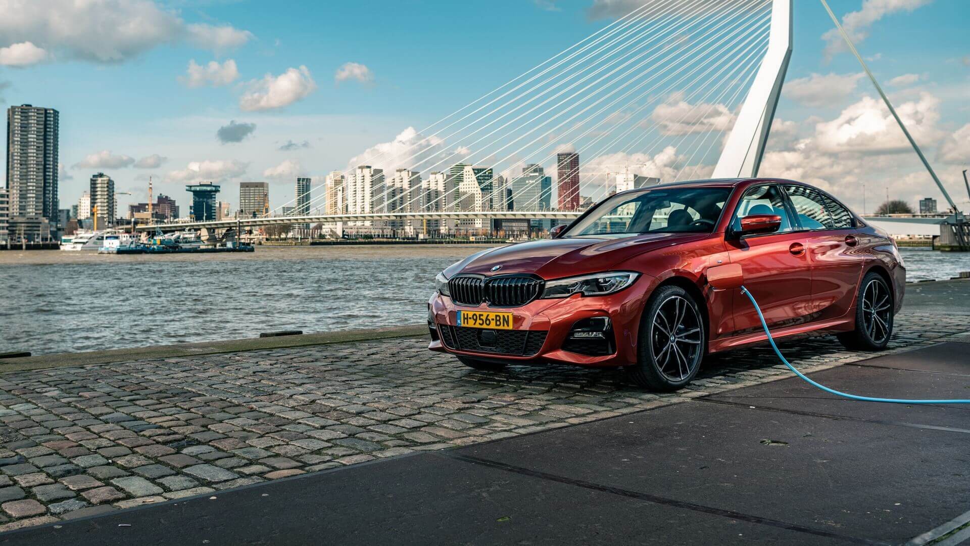 BMW расширяет зоны зарядных станций eDrive в европейских городах