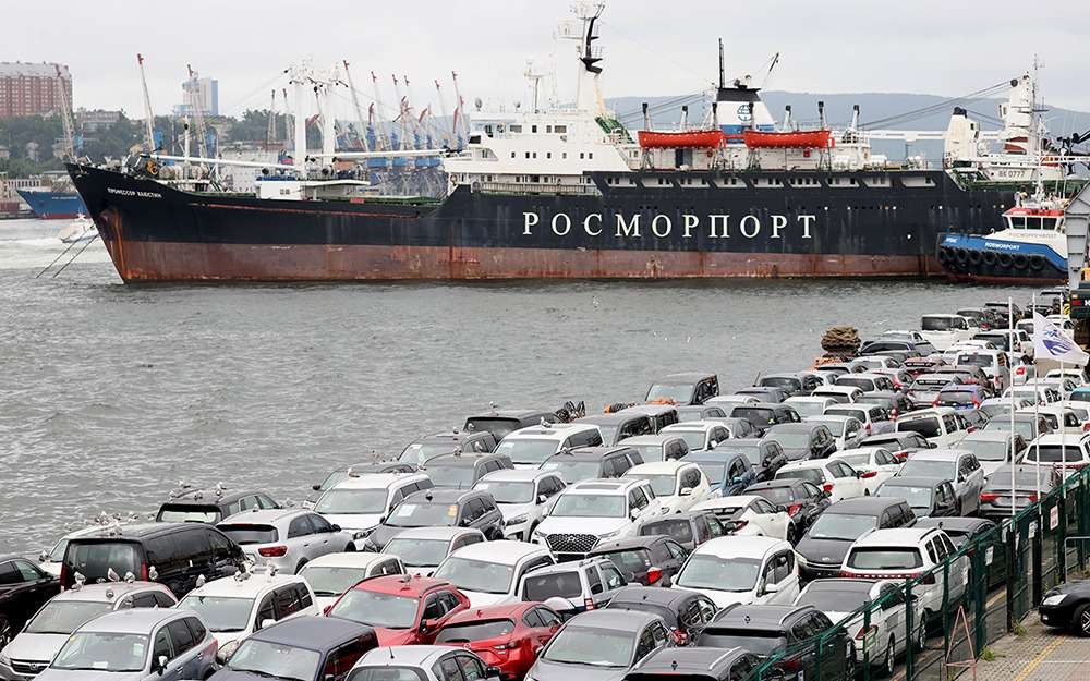 Порты Владивостока переполнены импортными авто из Японии