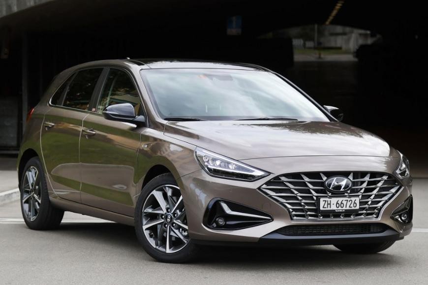В России появились хэтчбеки и универсалы Hyundai i30: известны цены