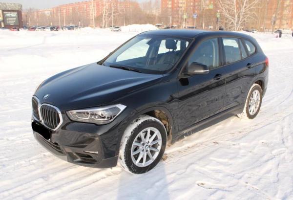 BMW X1, 2021 год выпуска с двигателем Бензин, 2 900 000 RUB в г. Омск