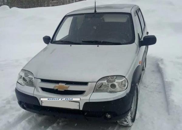 Chevrolet Niva, 2010 год выпуска с двигателем Бензин, 499 999 RUB в г. Казань