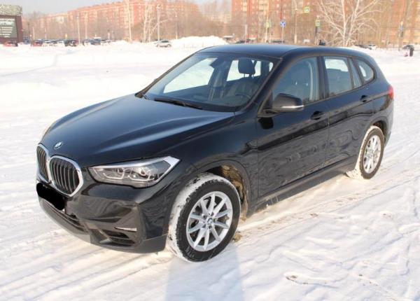 BMW X1, 2021 год выпуска с двигателем Бензин, 2 900 000 RUB в г. Омск