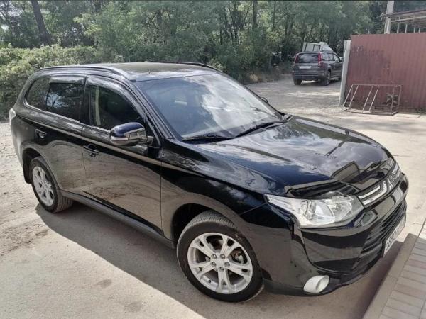 Mitsubishi Outlander, 2013 год выпуска с двигателем Бензин, 1 850 000 RUB в г. Краснодар