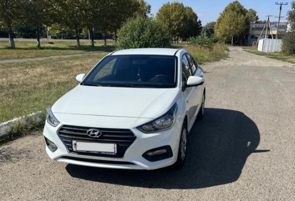 Hyundai Solaris, 2018 год выпуска с двигателем Бензин, 1 500 000 RUB в г. Санкт-Петербург