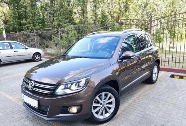 Volkswagen Tiguan, 2016 год выпуска с двигателем Бензин, 2 500 000 RUB в г. Воронеж