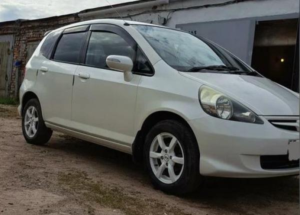 Honda Fit, 2007 год выпуска с двигателем Бензин, 595 000 RUB в г. Омск