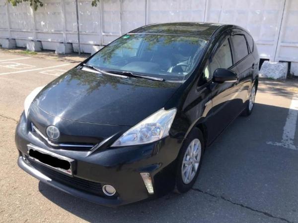 Toyota Prius v (+), 2012 год выпуска с двигателем Гибрид, 2 050 000 RUB в г. Москва