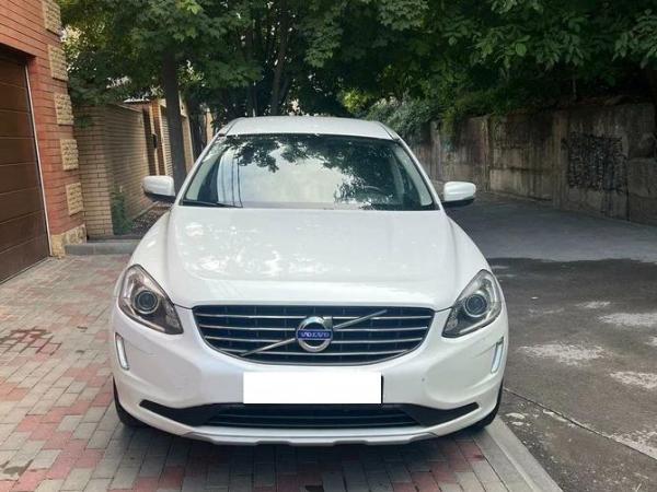 Volvo XC60, 2015 год выпуска с двигателем Дизель, 2 500 000 RUB в г. Ростов-на-Дону