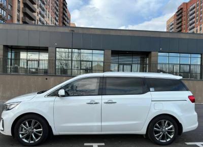 Фото Kia Carnival