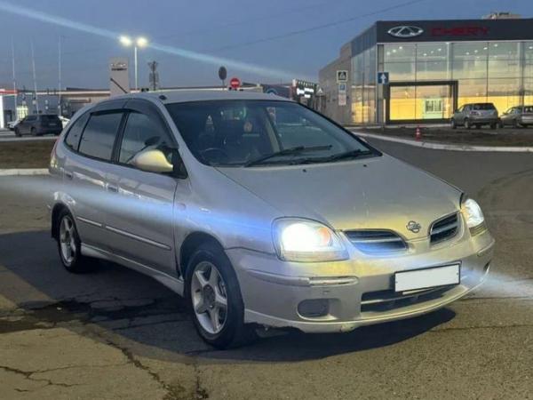 Nissan Tino, 2001 год выпуска с двигателем Бензин, 275 000 RUB в г. Омск