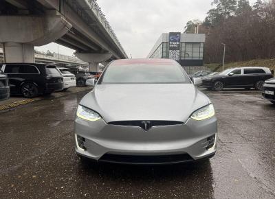 Фото Tesla Model X