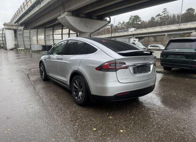 Фото Tesla Model X