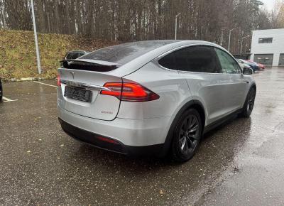 Фото Tesla Model X