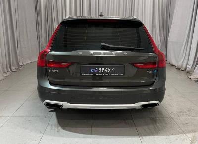 Фото Volvo V90 Cross Country