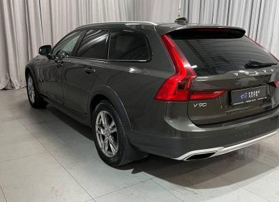 Фото Volvo V90 Cross Country