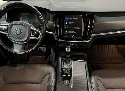 Фото Volvo V90 Cross Country