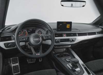 Фото Audi A4