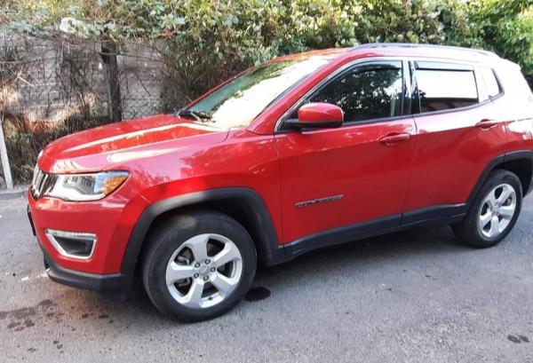 Jeep Compass, 2018 год выпуска с двигателем Бензин, 2 450 000 RUB в г. Москва