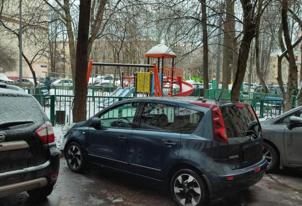 Nissan Note, 2012 год выпуска с двигателем Бензин, 900 000 RUB в г. Москва