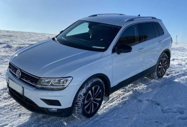 Volkswagen Tiguan, 2019 год выпуска с двигателем Бензин, 2 850 000 RUB в г. Москва