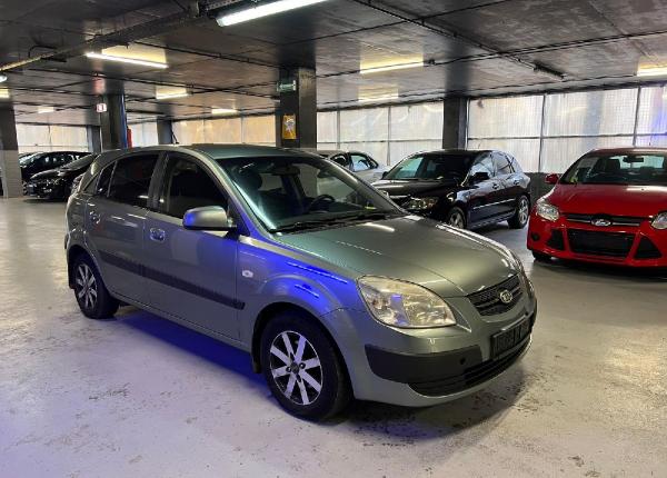 Kia Rio, 2006 год выпуска с двигателем Бензин, 555 000 RUB в г. Москва