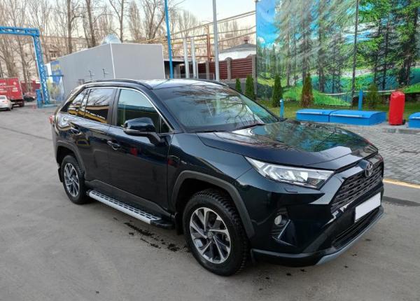 Toyota RAV4, 2020 год выпуска с двигателем Бензин, 3 990 000 RUB в г. Саратов