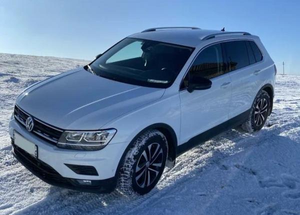 Volkswagen Tiguan, 2019 год выпуска с двигателем Бензин, 2 850 000 RUB в г. Москва