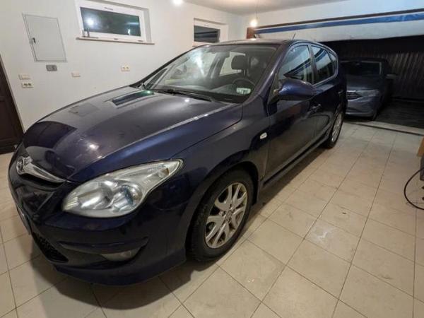 Hyundai i30, 2011 год выпуска с двигателем Бензин, 760 000 RUB в г. Москва