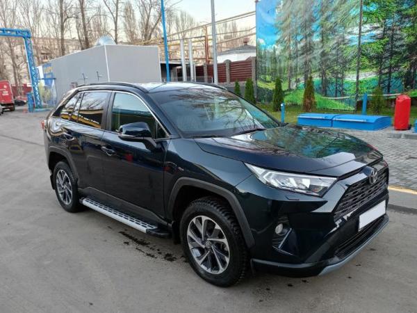 Toyota RAV4, 2020 год выпуска с двигателем Бензин, 3 990 000 RUB в г. Саратов