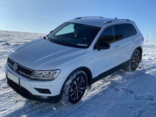 Volkswagen Tiguan, 2019 год выпуска с двигателем Бензин, 2 850 000 RUB в г. Москва