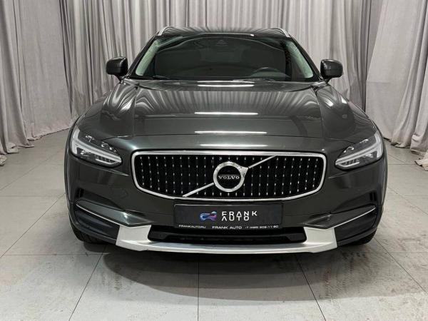 Volvo V90 Cross Country, 2018 год выпуска с двигателем Бензин, 3 400 000 RUB в г. Москва