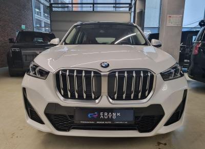 Фото BMW X1