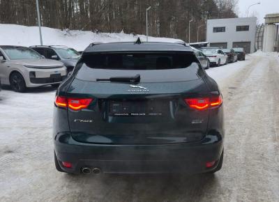 Фото Jaguar F-Pace