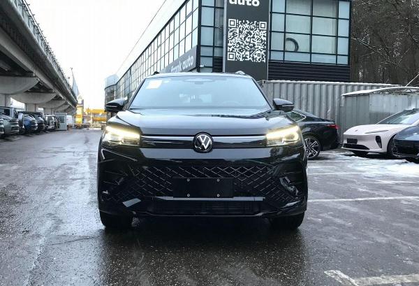 Volkswagen Tiguan, 2024 год выпуска с двигателем Бензин, 6 900 000 RUB в г. Москва