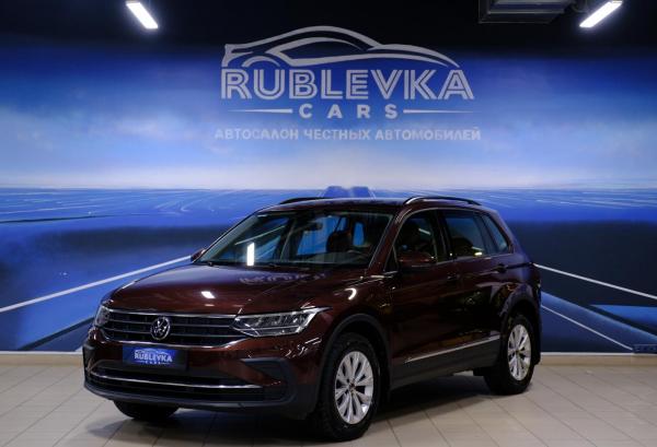 Volkswagen Tiguan, 2021 год выпуска с двигателем Бензин, 2 849 000 RUB в г. Москва