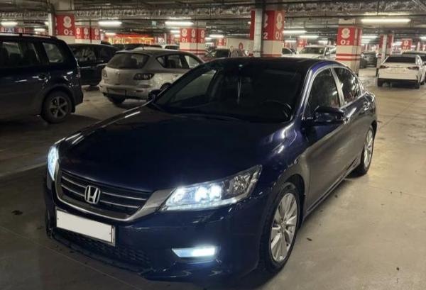 Honda Accord, 2013 год выпуска с двигателем Бензин, 2 200 000 RUB в г. Новокузнецк