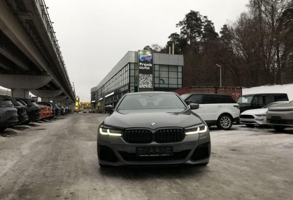 BMW 5 серия, 2022 год выпуска с двигателем Бензин, 9 300 000 RUB в г. Москва