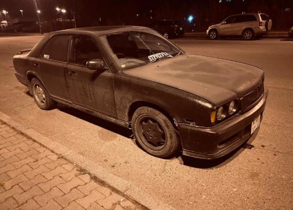 Nissan Gloria, 1987 год выпуска с двигателем Бензин, 140 000 RUB в г. Владивосток