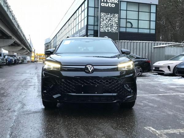 Volkswagen Tiguan, 2024 год выпуска с двигателем Бензин, 6 900 000 RUB в г. Москва