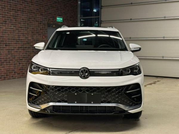 Volkswagen Tiguan, 2024 год выпуска с двигателем Бензин, 5 550 000 RUB в г. Москва