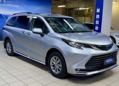 Фото Toyota Sienna