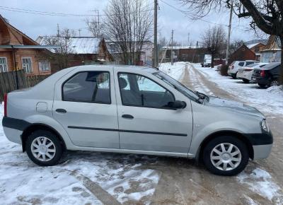 Фото Renault Logan