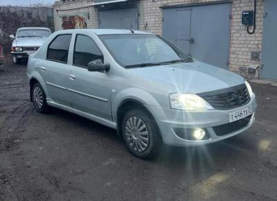 Фото Renault Logan