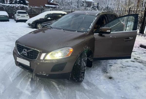 Volvo XC60, 2010 год выпуска с двигателем Бензин, 1 350 000 RUB в г. Калининград