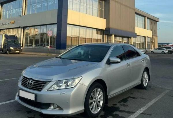 Toyota Camry, 2013 год выпуска с двигателем Бензин, 1 100 000 RUB в г. Санкт-Петербург