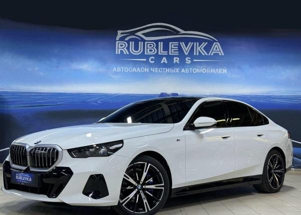 BMW 5 серия, 2023 год выпуска с двигателем Бензин, 9 790 000 RUB в г. Москва