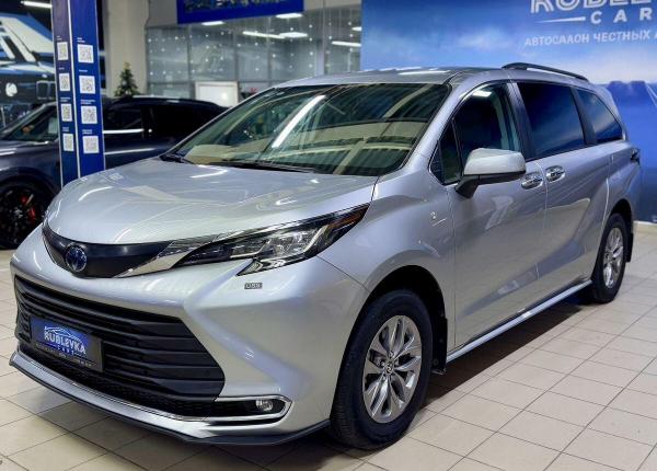 Toyota Sienna, 2021 год выпуска с двигателем Гибрид, 8 240 000 RUB в г. Москва