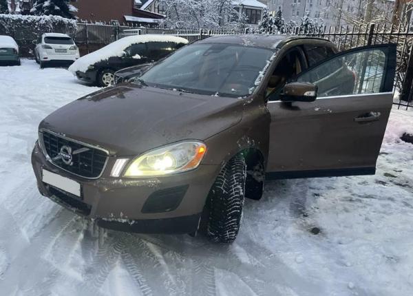 Volvo XC60, 2010 год выпуска с двигателем Бензин, 1 350 000 RUB в г. Калининград