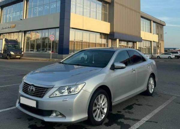 Toyota Camry, 2013 год выпуска с двигателем Бензин, 1 100 000 RUB в г. Санкт-Петербург