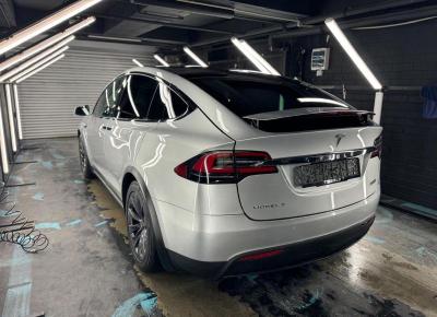 Фото Tesla Model X